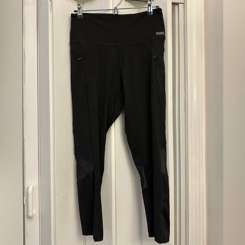 Black athletic leggings